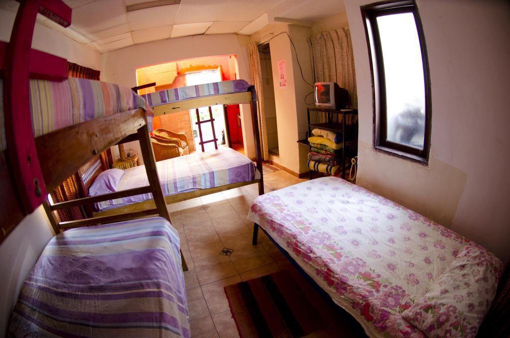 Hostal Los Aventureros Santa Cruz de La Sierra Cameră foto