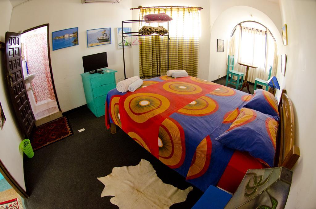 Hostal Los Aventureros Santa Cruz de La Sierra Cameră foto