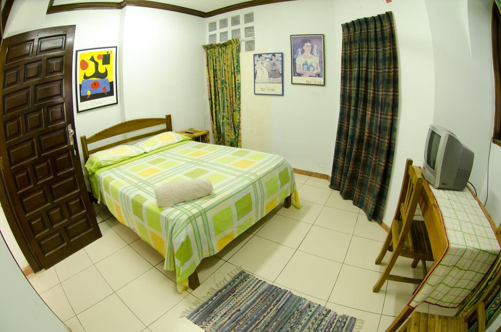 Hostal Los Aventureros Santa Cruz de La Sierra Cameră foto